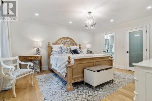 2498 Robin Drive, Mississauga, ON - Indoor Photo Showing Bedroom