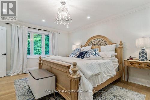 2498 Robin Drive, Mississauga, ON - Indoor Photo Showing Bedroom