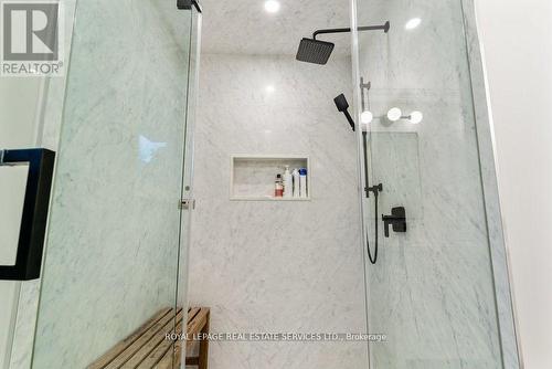 2498 Robin Drive, Mississauga, ON - Indoor Photo Showing Bathroom
