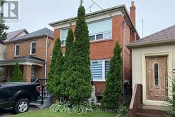 MAIN - 459 HOPEWELL AVENUE N  Toronto, ON M6E 2S4