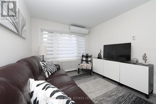 Main - 459 Hopewell Avenue N, Toronto, ON - Indoor Photo Showing Living Room