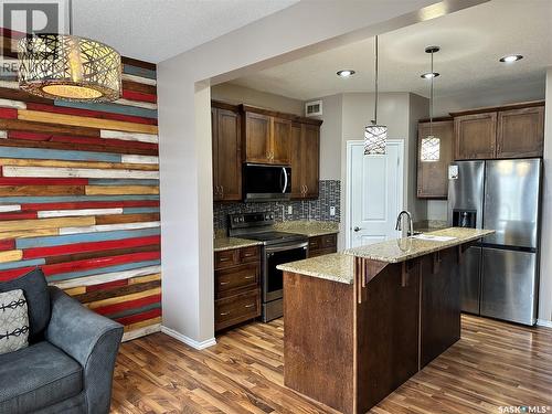 110 Lynd Crescent, Saskatoon, SK - Indoor Photo Showing Kitchen With Upgraded Kitchen