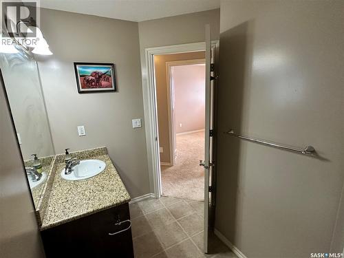 110 Lynd Crescent, Saskatoon, SK - Indoor Photo Showing Bathroom