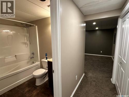 110 Lynd Crescent, Saskatoon, SK - Indoor Photo Showing Bathroom