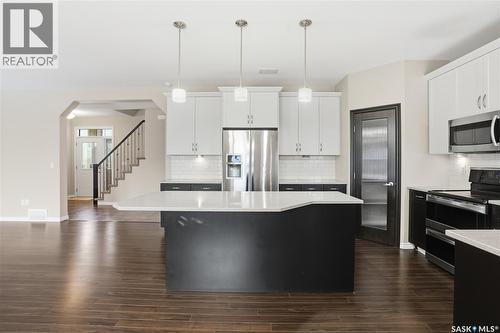 1107 Werschner Crescent, Saskatoon, SK - Indoor Photo Showing Kitchen With Stainless Steel Kitchen With Upgraded Kitchen