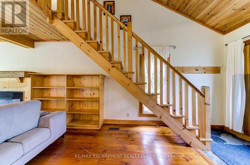 109 Hope Street, Blue Mountains, ON - Indoor Photo Showing Other Room