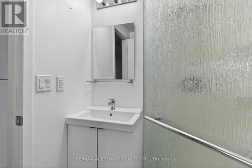 220 - 1800 Simcoe Street N, Oshawa (Samac), ON -  Photo Showing Bathroom