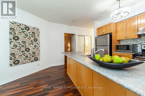 202 - 1600 Keele Street, Toronto, ON - Indoor Photo Showing Kitchen
