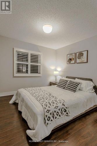 32 Heddon Court, Brampton, ON - Indoor Photo Showing Bedroom