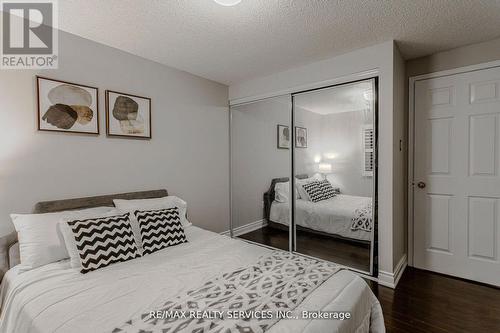 32 Heddon Court, Brampton, ON - Indoor Photo Showing Bedroom