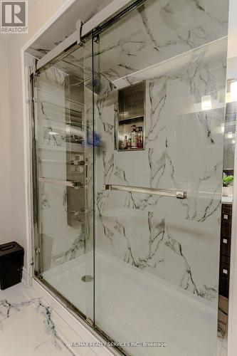 32 Heddon Court, Brampton, ON - Indoor