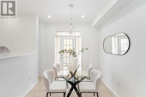 7186 Triumph Lane, Mississauga, ON - Indoor Photo Showing Dining Room
