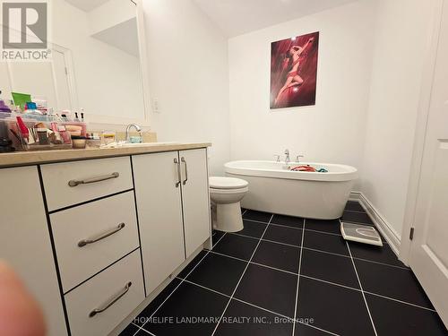 120 - 35 Lunar Crescent, Mississauga, ON - Indoor Photo Showing Bathroom