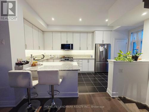120 - 35 Lunar Crescent, Mississauga, ON - Indoor Photo Showing Kitchen With Stainless Steel Kitchen