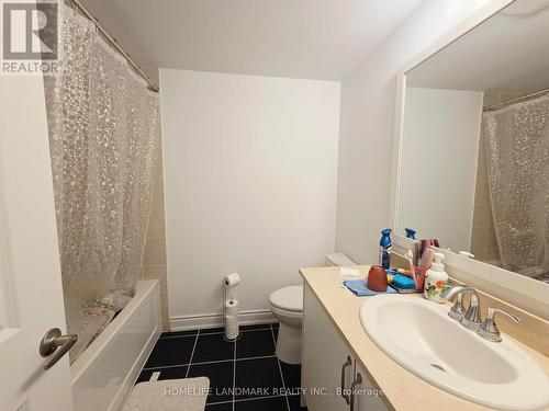 120 - 35 Lunar Crescent, Mississauga, ON - Indoor Photo Showing Bathroom