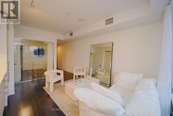 1913 - 403 CHURCH STREET  Toronto, ON M4Y 2C2