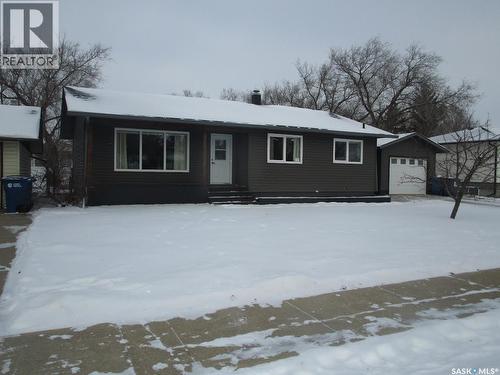 249 6th AVENUE E  Gravelbourg, SK S0H 1X0