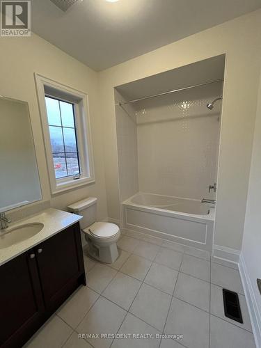 130 Wraggs Road, Bradford West Gwillimbury, ON - Indoor Photo Showing Bathroom