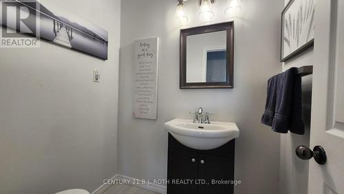 1252 Shore Acres Drive, Innisfil, ON - Indoor Photo Showing Bathroom