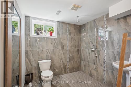 LL Walk in Shower - 339 Wellbrook Avenue, Welland (Prince Charles), ON - Indoor Photo Showing Bathroom