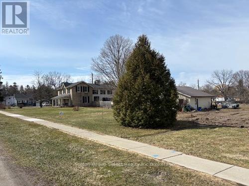 Lot Viewing South south West Streetscape - 639 Mount Pleasant Road S, Brant (Brantford Twp), ON 