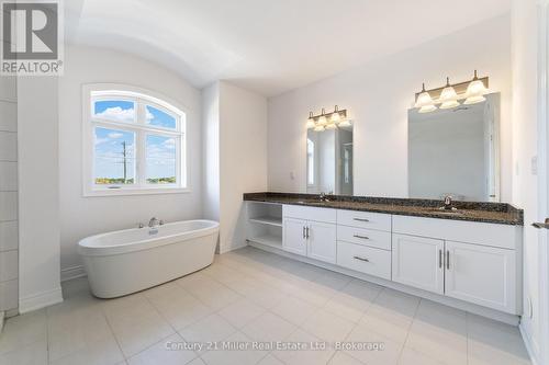 43 - 2140 Trafalgar Road, Oakville (Ro River Oaks), ON - Indoor Photo Showing Bathroom