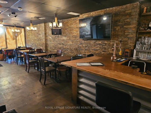 1174 Bloor Street W, Toronto, ON 