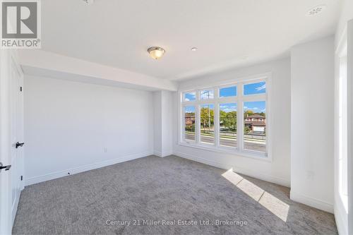 42 - 2140 Trafalgar Road, Oakville (Ro River Oaks), ON - Indoor Photo Showing Other Room