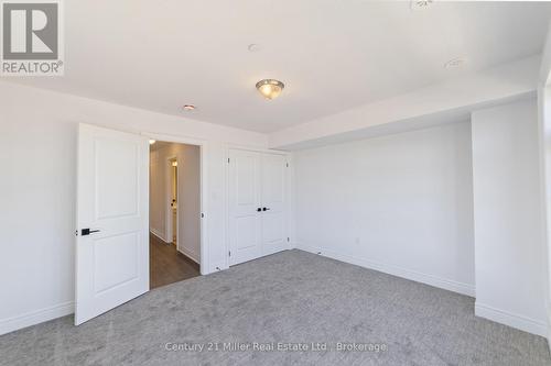 42 - 2140 Trafalgar Road, Oakville (Ro River Oaks), ON - Indoor Photo Showing Other Room