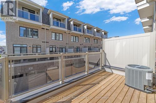 42 - 2140 Trafalgar Road, Oakville (Ro River Oaks), ON - Outdoor