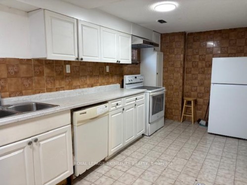 1 Brady Crescent, Toronto, ON 