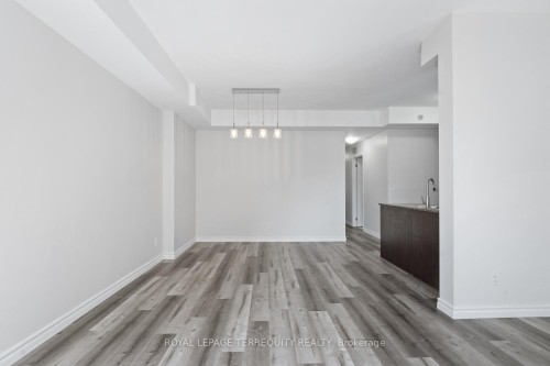 31-871 Wilson Avenue, Toronto, ON - Indoor Photo Showing Other Room