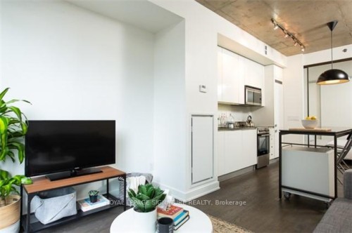 607-8 Dovercourt Road, Toronto, ON - Indoor