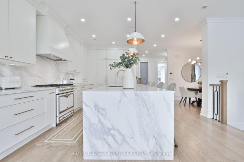28 Belle Ayre Boulevard, Toronto, ON - Indoor Photo Showing Kitchen With Upgraded Kitchen