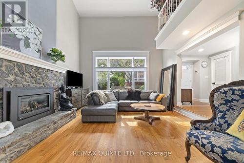 5 - 99 Bridge Street E, Belleville (Belleville Ward), ON - Indoor Photo Showing Living Room With Fireplace