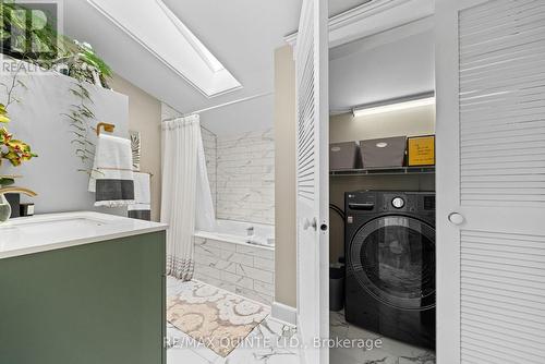 5 - 99 Bridge Street E, Belleville (Belleville Ward), ON - Indoor Photo Showing Laundry Room