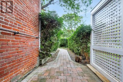 5 - 99 Bridge Street E, Belleville (Belleville Ward), ON - Outdoor