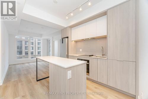 3205 - 395 Square One Drive, Mississauga, ON - Indoor