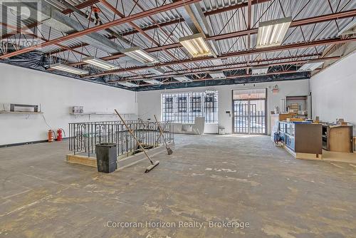 Main+Bsmt - 17 Barton Street E, Hamilton (Beasley), ON 