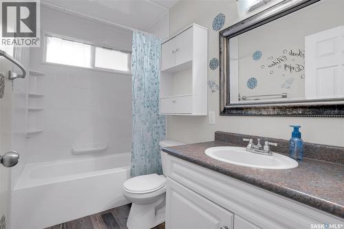 330 Smallwood Crescent, Saskatoon, SK - Indoor Photo Showing Bathroom
