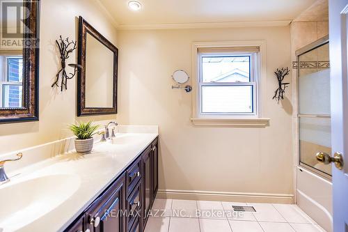 233 Wellington Street, Whitby (Lynde Creek), ON - Indoor Photo Showing Bathroom