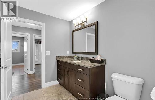 1099 Vincent Crescent, Lakeshore, ON - Indoor Photo Showing Bathroom