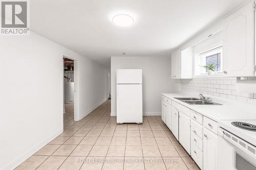 301 Pellatt Avenue, Toronto, ON - Indoor Photo Showing Kitchen With Double Sink