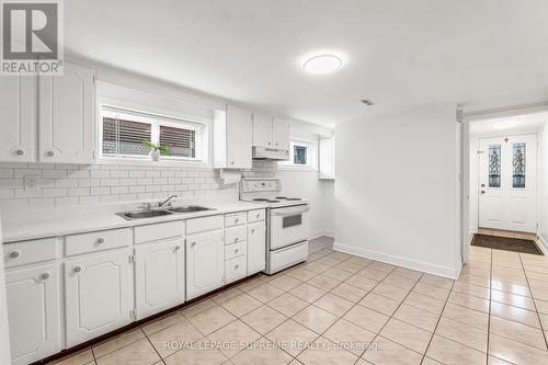 301 Pellatt Avenue, Toronto, ON - Indoor Photo Showing Kitchen With Double Sink
