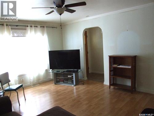 311 3Rd Avenue E, Leader, SK - Indoor Photo Showing Other Room