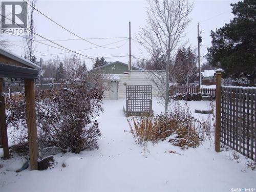 311 3Rd Avenue E, Leader, SK - Outdoor