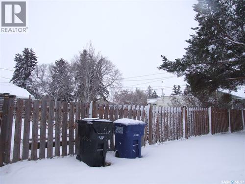 311 3Rd Avenue E, Leader, SK - Outdoor