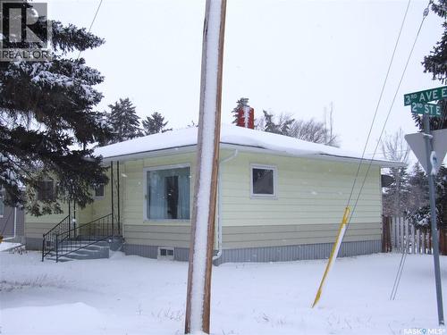 311 3Rd Avenue E, Leader, SK - Outdoor