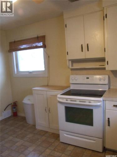 311 3Rd Avenue E, Leader, SK - Indoor Photo Showing Other Room