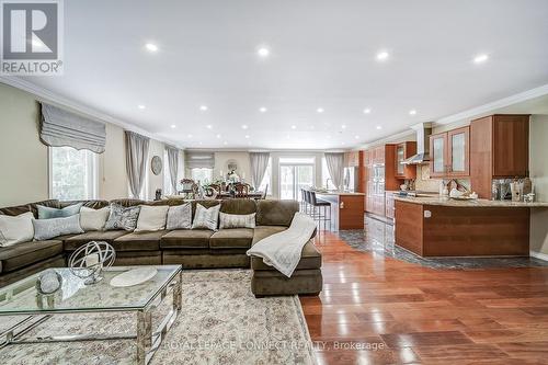 46 Alexander Boulevard, Georgina, ON - Indoor Photo Showing Living Room